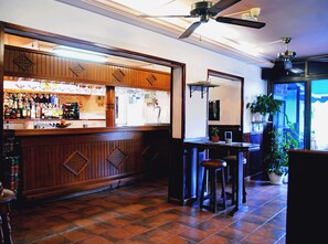 Bar (en el alojamiento)