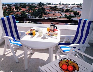 Outdoor dining - Tamaran (San Bartolomé de Tirajana)