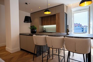 Fridge, microwave, oven, stovetop