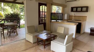 Luxury Triple Room, 3 Bedrooms | Living area
