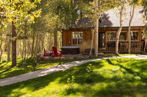 Mt.  Columbia Chalet at Creekside Chalets