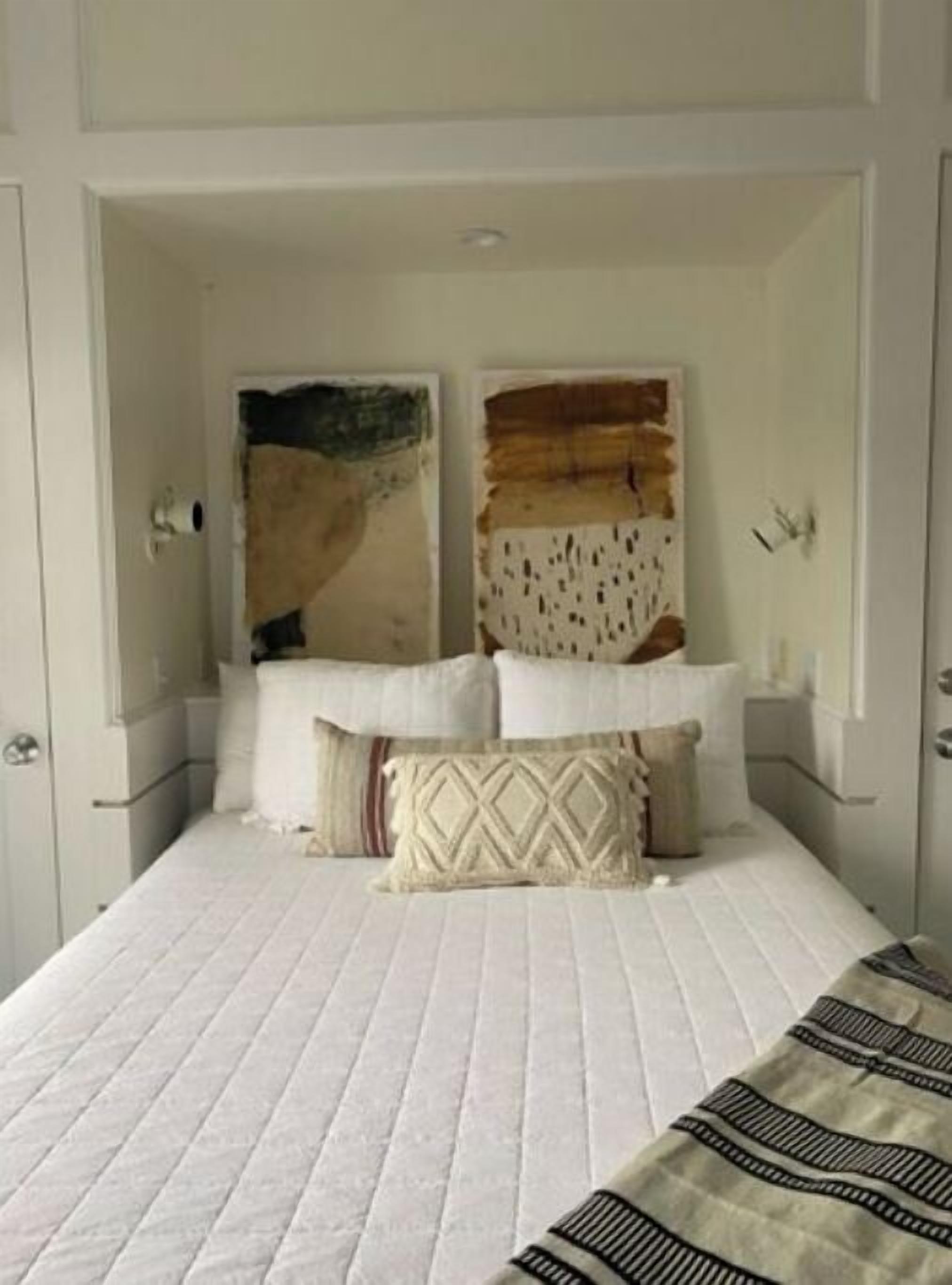 3 bedrooms, iron/ironing board, travel crib, free WiFi