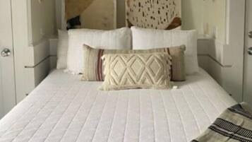 3 bedrooms, iron/ironing board, travel crib, free WiFi