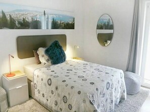 1 bedroom, WiFi, bed sheets