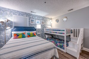 2 bedrooms, desk, iron/ironing board, free WiFi