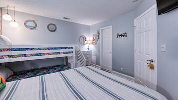 2 sovrum, skrivbord, strykjärn/strykbräda och gratis wi-fi