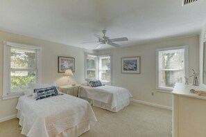 4 Schlafzimmer, Bügeleisen/Bügelbrett, kostenloses WLAN, Bettwäsche