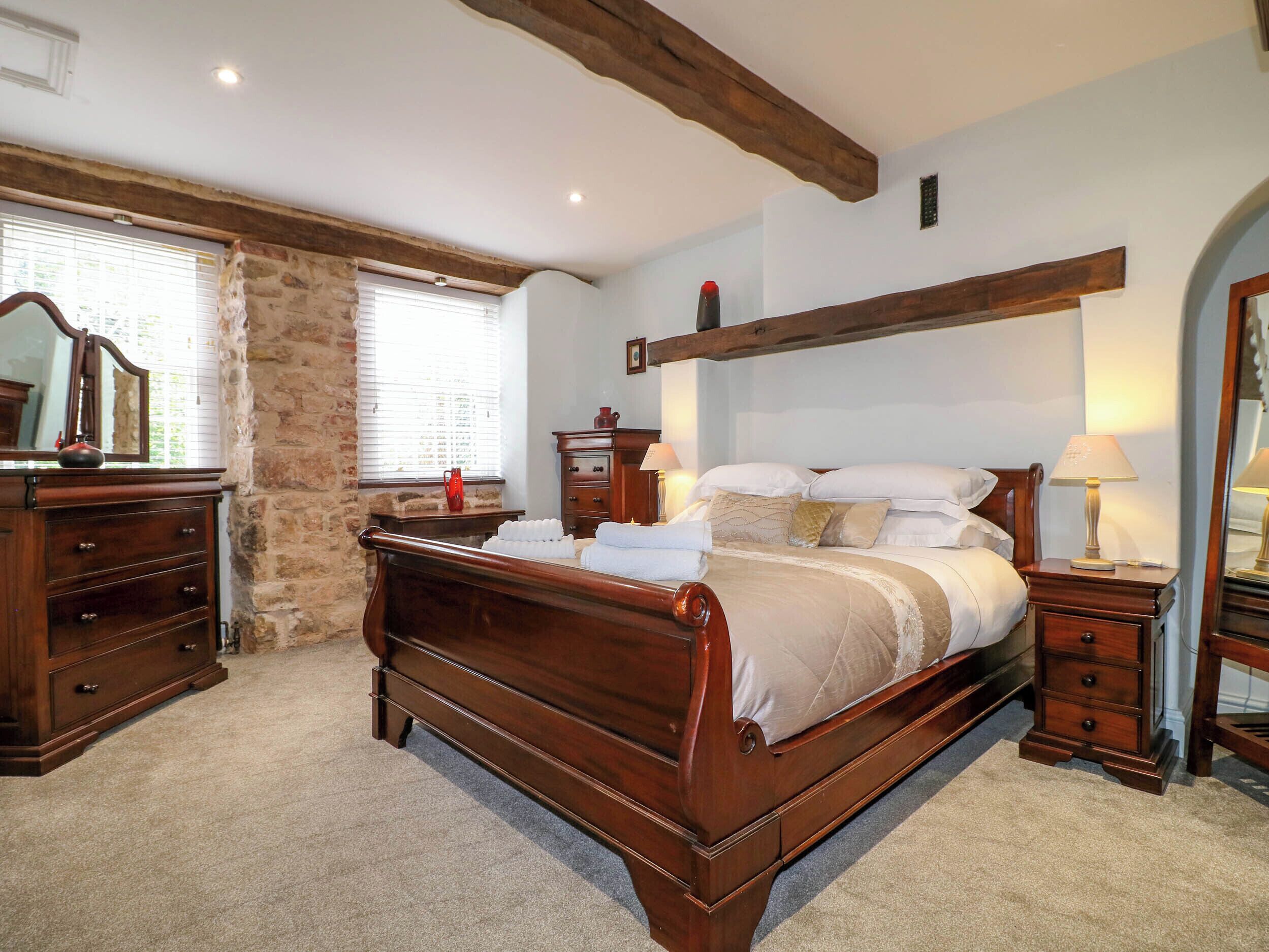 2 bedrooms, individually decorated, individually furnished, free WiFi