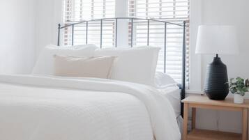 2 bedrooms, in-room safe, iron/ironing board, free WiFi