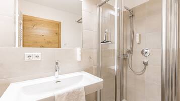 Shower, towels