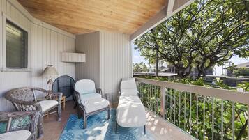 Condo, 2 Bedrooms | Property grounds