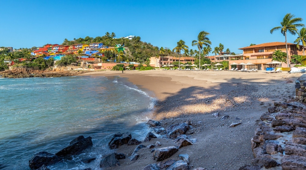 El Careyes Club & Residences by null