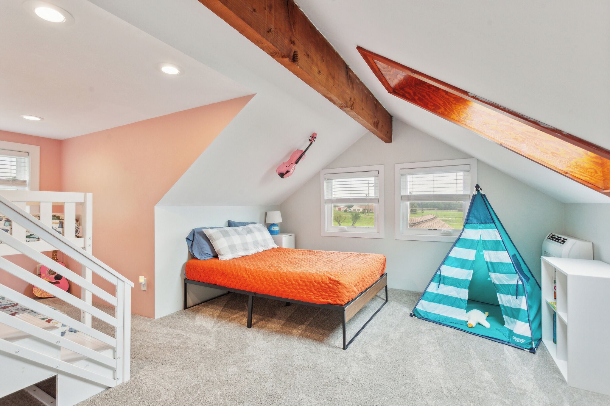 4 quartos, berço de viagem, Wi-Fi, roupa de cama