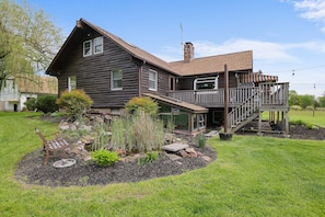 Exterior - Log Cabin Farm & Gathering Space on 11Preserved Acres for your Serene Getaway (Pipersville)