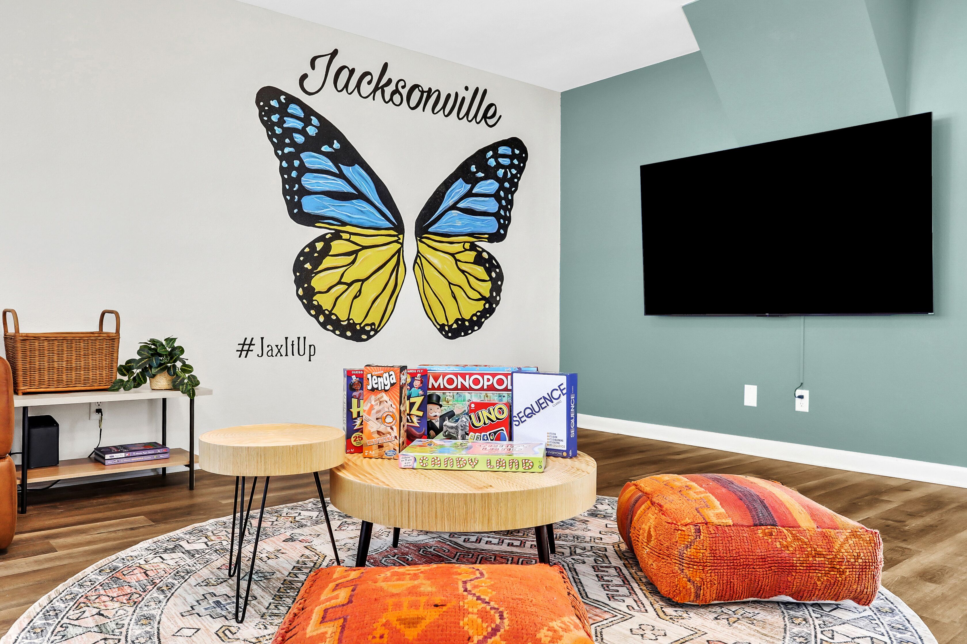 Pool Home with Billiards🎱 Mural🦋 Hammock & Grill🔥