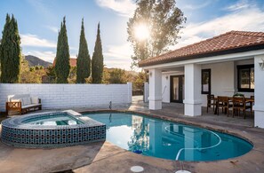 حمّام سباحة خارجي