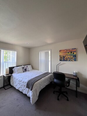 2 bedrooms, desk, iron/ironing board, WiFi