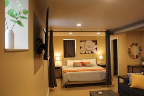 2 bedrooms, desk, iron/ironing board, WiFi