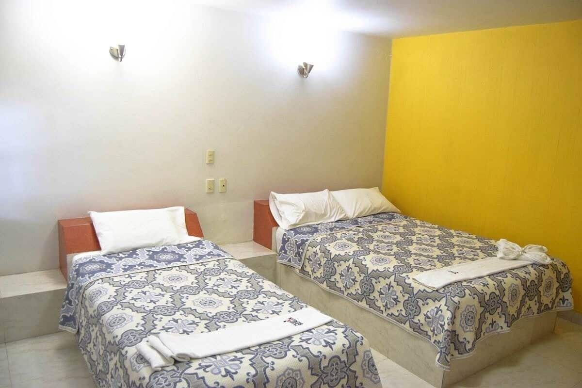 Habitación triple clásica | Tabla de planchar con plancha y wifi gratis