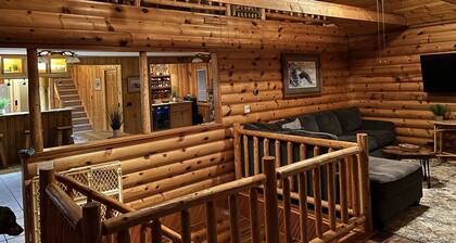 Log home Lake Koshkonong and Rock River !