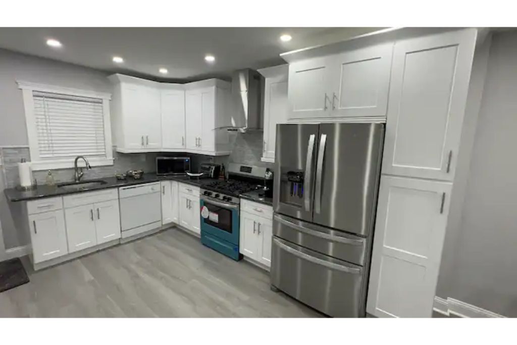 Refrigerador, microondas, horno, placa de cocina