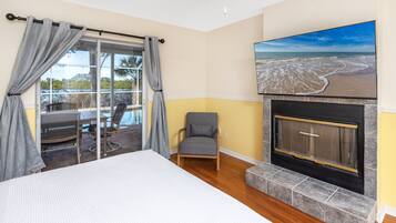 5 bedrooms, WiFi, bed sheets