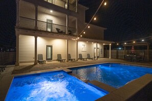 Piscina all'aperto, una piscina riscaldata