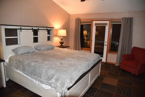 4 عدّة غرف نوم ومكواة/لوح كي وسرير سفر وواي فاي مجانًا