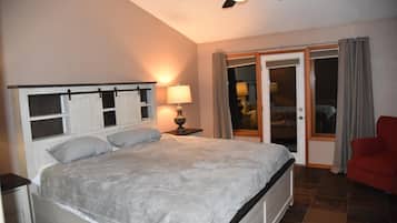 4 bedrooms, iron/ironing board, travel crib, free WiFi