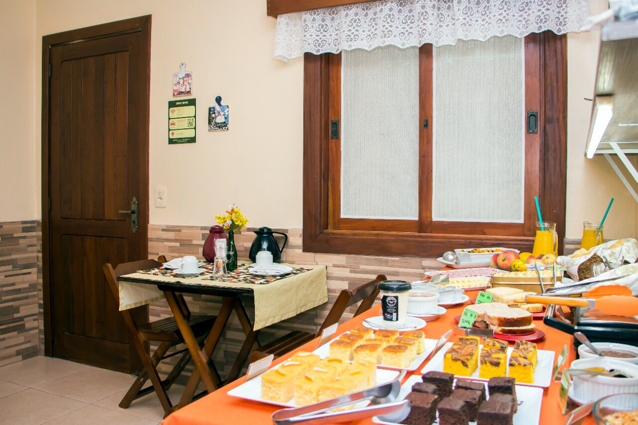 Desayuno continental gratuito y diario