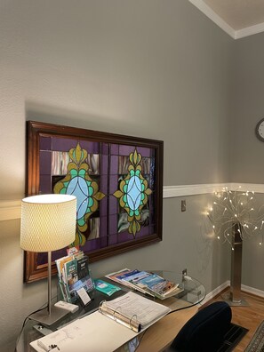 Interior - The Downtowner - Walking distance to Downtown Portland! (Portland)