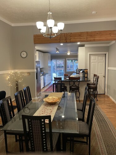 The Downtowner - Walking distance to Downtown Portland!