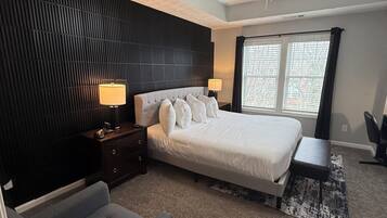 4 bedrooms, desk, iron/ironing board, travel crib