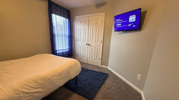 3 Schlafzimmer, Schreibtisch, BĂŒgeleisen/BĂŒgelbrett, Reisekinderbett