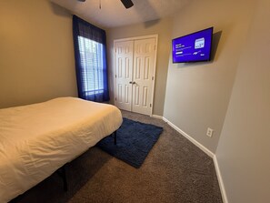 3 bedrooms, desk, iron/ironing board, travel cot