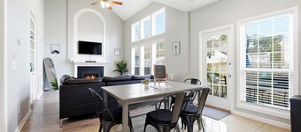 Large Retreat Near Midtown & Six Flags•Sleeps 8•GameRoom• FirePit•Private Park