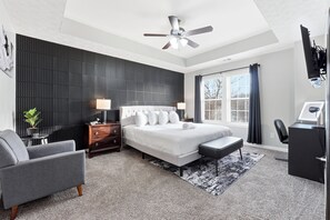 4 dormitoris, escriptori i planxa i posts de planxar 