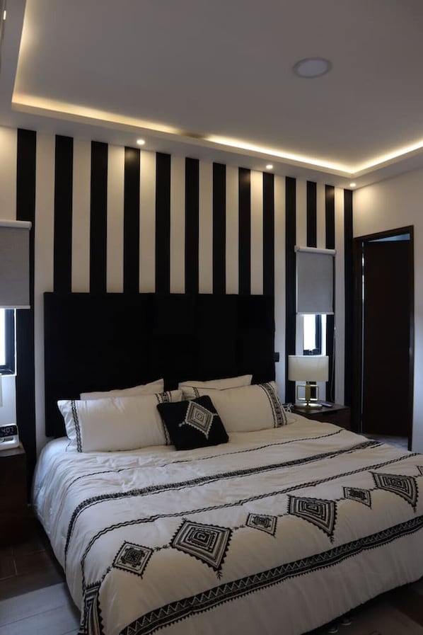 2 habitaciones, escritorio, tabla de planchar con plancha y wifi 