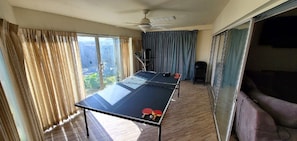 Game room - Huge 4,080 SqFt  cul-de-sac Home (Mesa)