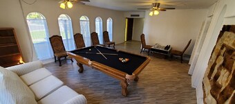 Huge 4,080 SqFt cul-de-sac Home