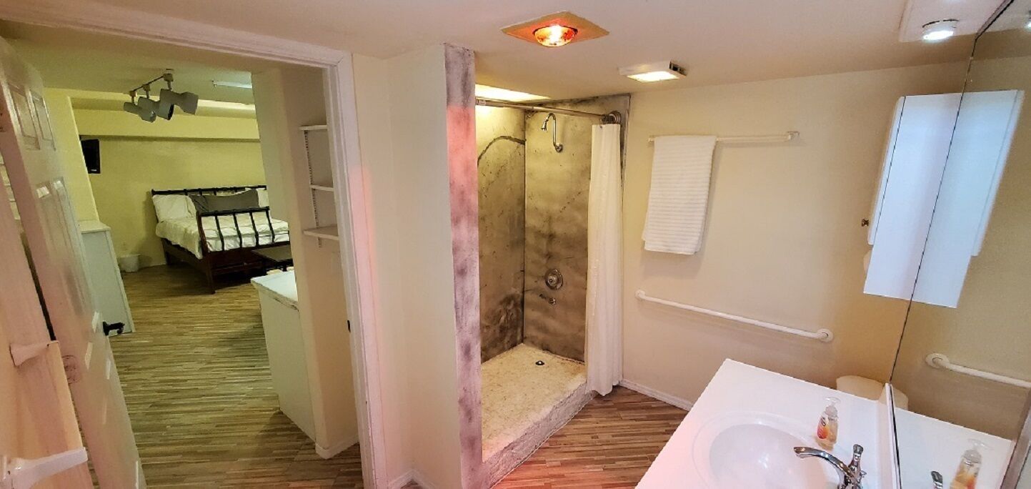 Shower, towels