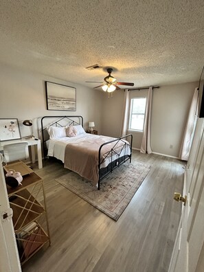 2 bedrooms, WiFi, bed sheets