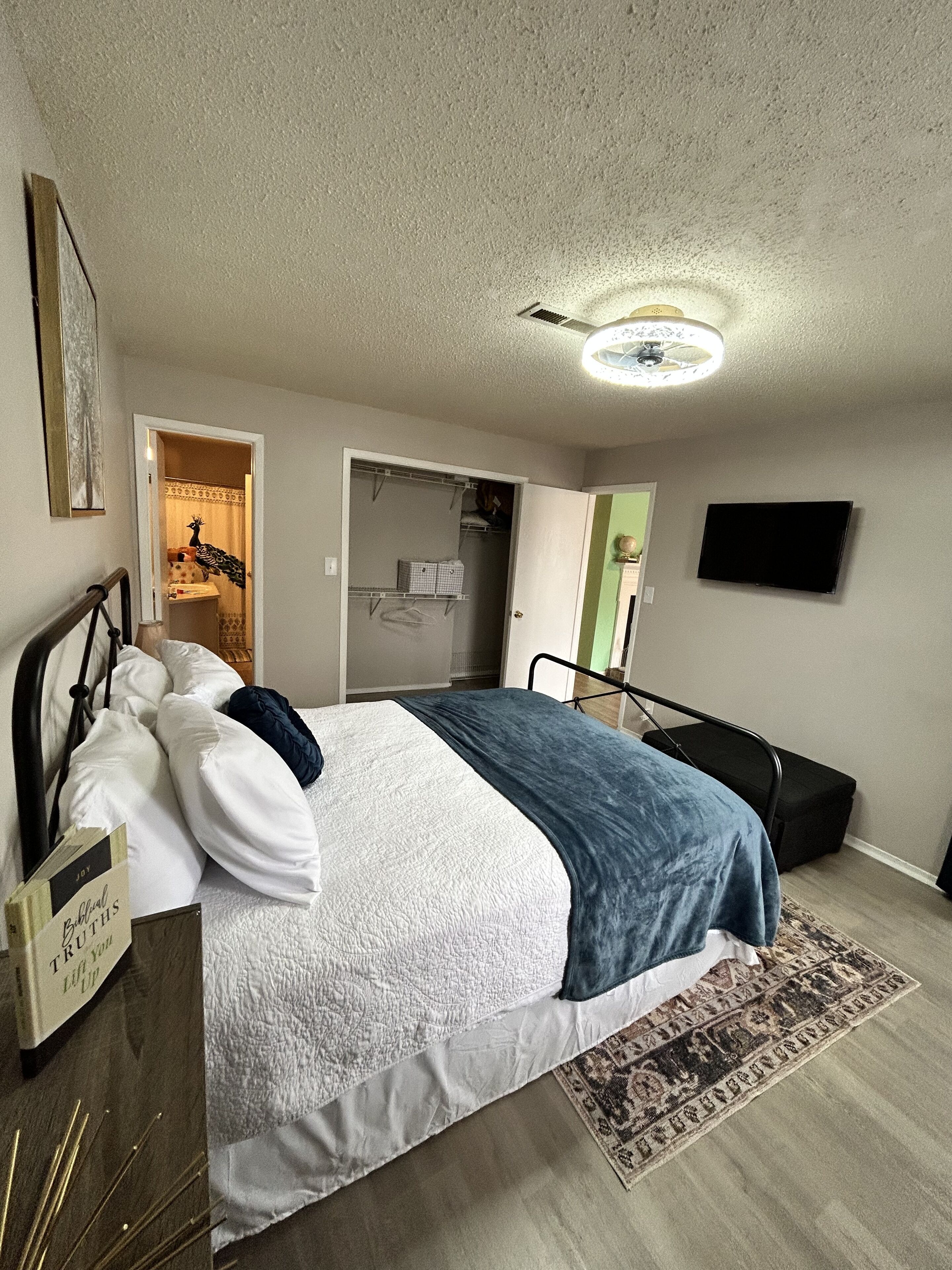 2 bedrooms, WiFi, bed sheets