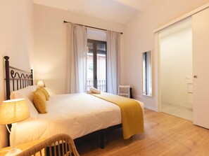 3 chambres, fer et planche à repasser, accès à Internet, literie fournie