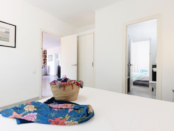 3 chambres, fer et planche à repasser, accès Internet, draps fournis