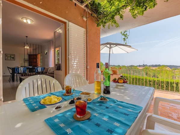 Outdoor dining - Bravissimo Vil·les Brusi B - Costa Brava Villa (S'Agaró)