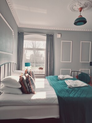 1 bedroom, blackout drapes, iron/ironing board, free WiFi