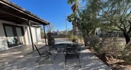 Northwest Jr Suite #4 with Laundry and Parking