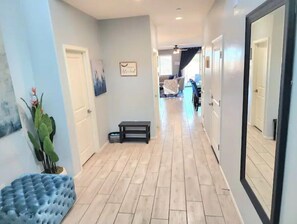 Interior - 5 bed, 3.5 bath Two Story In Great Neighborhood! (Marana)