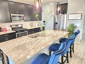 Private kitchen - 5 bed, 3.5 bath Two Story In Great Neighborhood! (Marana)